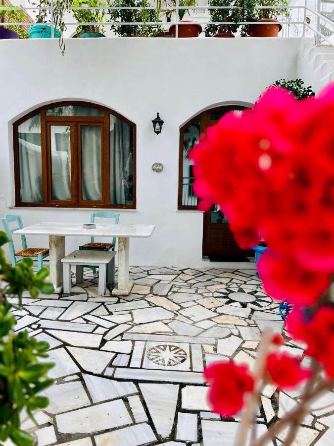 Pallada Boutique * Tinos